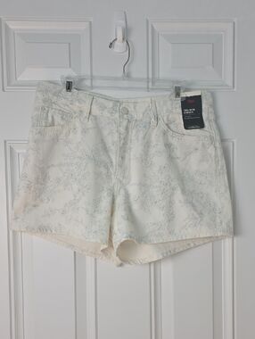 Levi's White with Light Blue Floral Print Denim Shorts.  Size 31  NWT